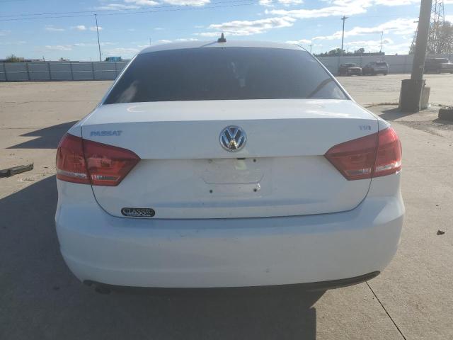 Photo 6 from auction – 2015 VOLKSWAGEN PASSAT S with VIN 1VWAT7A34FC108865