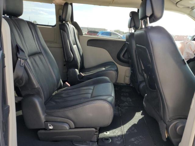 Photo 11 from auction – 2013 CHRYSLER TOWN & COU with VIN 2C4RC1BG5DR637833