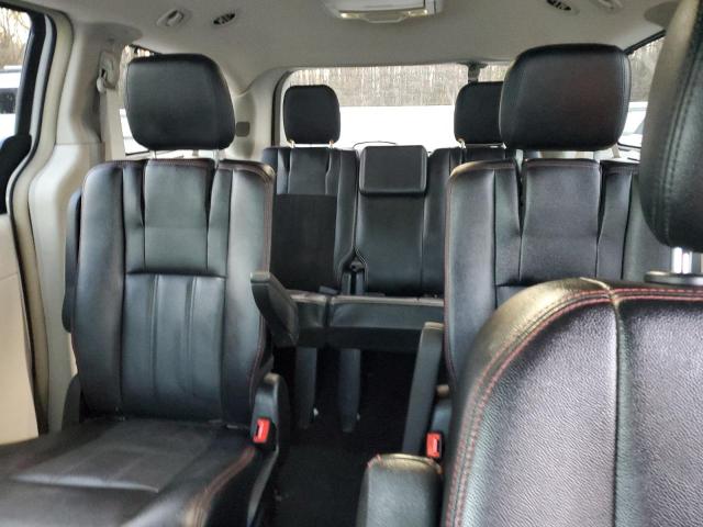 Photo 10 from auction – 2015 CHRYSLER TOWN & COU with VIN 2C4RC1BG6FR727172