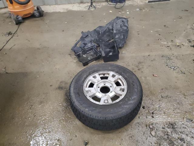 Photo 12 from auction – 2004 CHEVROLET COLORADO with VIN 1GCDT146048209033