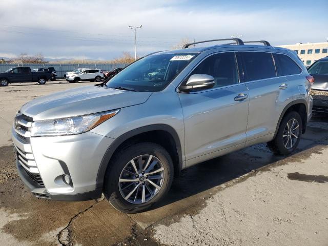 TOYOTA HIGHLANDER 2018 مع رقم تعريف المركبة 5TDJZRFH9JS532096 - صورة من المزاد