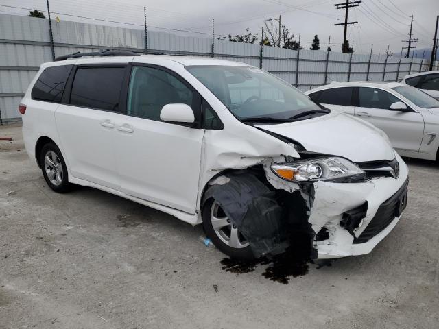 Photo 4 from auction – 2018 TOYOTA SIENNA LE with VIN 5TDKZ3DC2JS914642