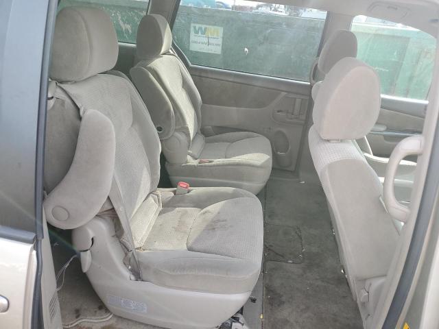 Photo 11 from auction – 2010 TOYOTA SIENNA CE with VIN 5TDKK4CC2AS296492