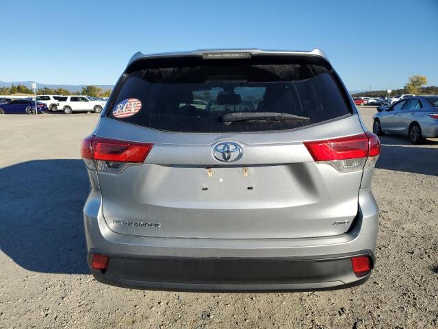 Photo 6 from auction – 2019 TOYOTA HIGHLANDER with VIN 5TDBZRFH9KS992350