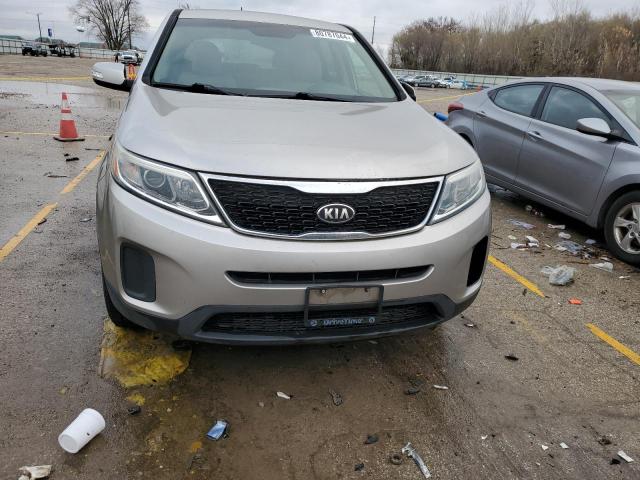 Photo 5 from auction – 2015 KIA SORENTO LX with VIN 5XYKT3A68FG609425