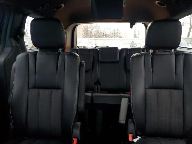 Photo 10 from auction – 2015 CHRYSLER TOWN & COU with VIN 2C4RC1HG4FR602369