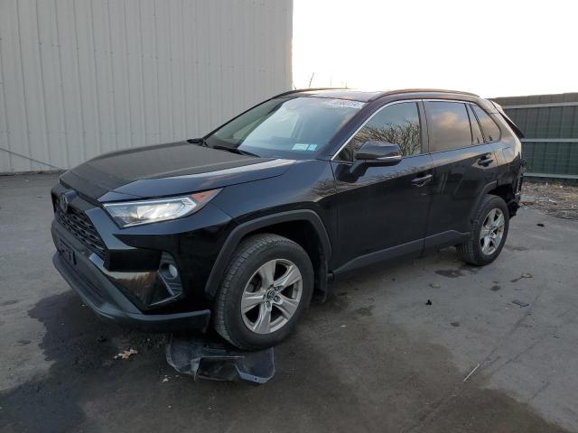 TOYOTA RAV4 XLE 2019 with VIN JTMP1RFVXKD016799 - Photo from auction
