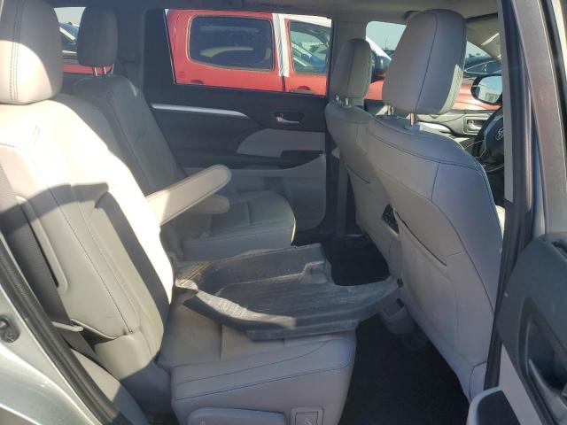 Photo 11 from auction – 2019 TOYOTA HIGHLANDER with VIN 5TDJZRFH9KS586936