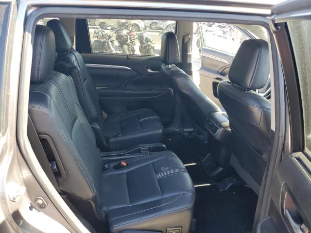 Photo 10 from auction – 2017 TOYOTA HIGHLANDER with VIN 5TDKZRFH7HS214329
