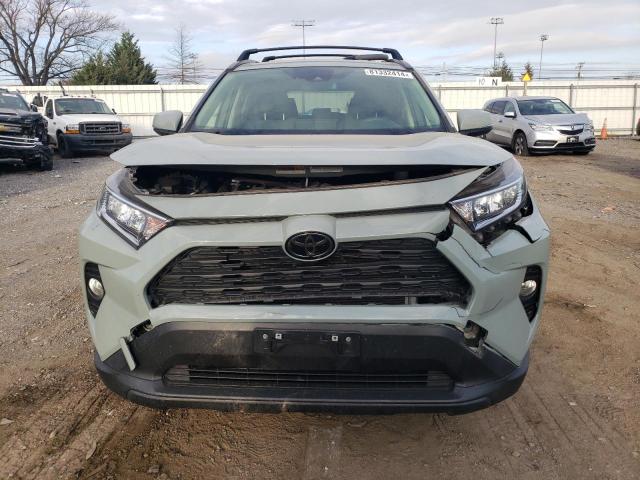 Photo 5 from auction – 2020 TOYOTA RAV4 XLE with VIN JTMP1RFV1LD063219