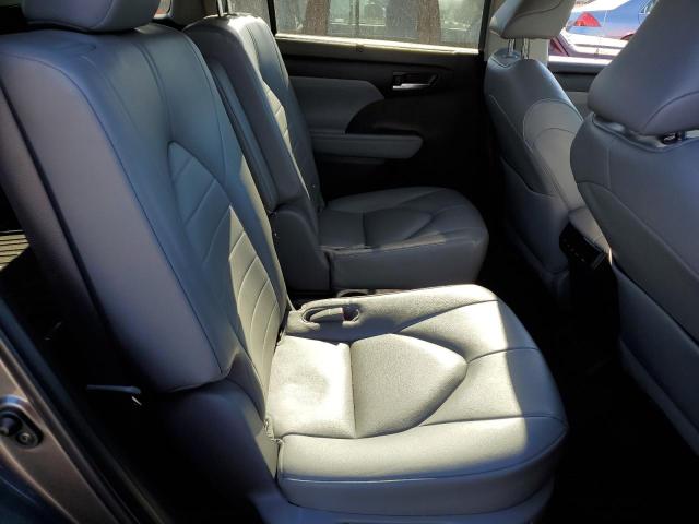 Photo 11 from auction – 2022 TOYOTA HIGHLANDER with VIN 5TDHZRBH1NS582470