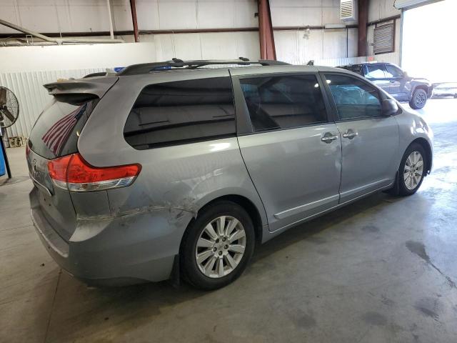 Photo 3 from auction – 2011 TOYOTA SIENNA XLE with VIN 5TDYK3DC8BS155415