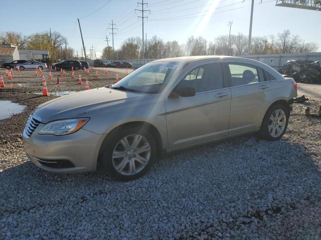 CHRYSLER 200 TOURIN 2013 مع رقم تعريف المركبة 1C3CCBBB2DN579164 - صورة من المزاد