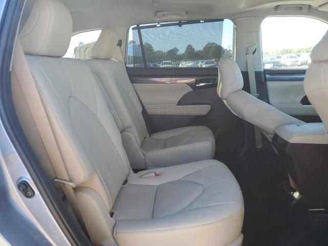 Photo 11 from auction – 2021 TOYOTA HIGHLANDER with VIN 5TDDZRBH9MS111826