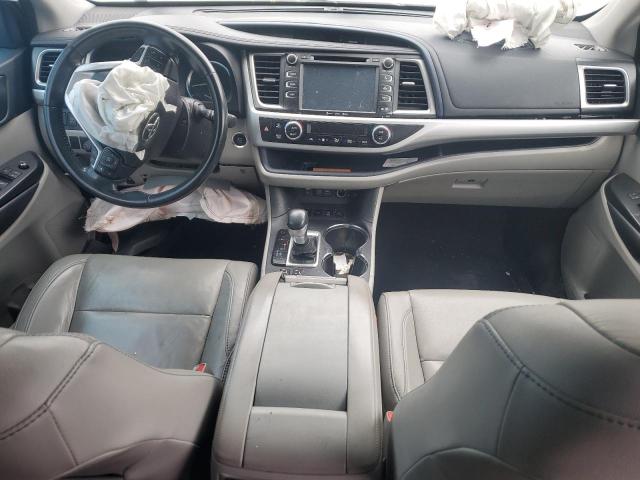 Photo 8 from auction – 2018 TOYOTA HIGHLANDER with VIN 5TDJZRFH0JS490143