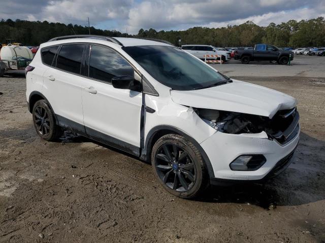 Photo 4 from auction – 2017 FORD ESCAPE SE with VIN 1FMCU0GD0HUD24530