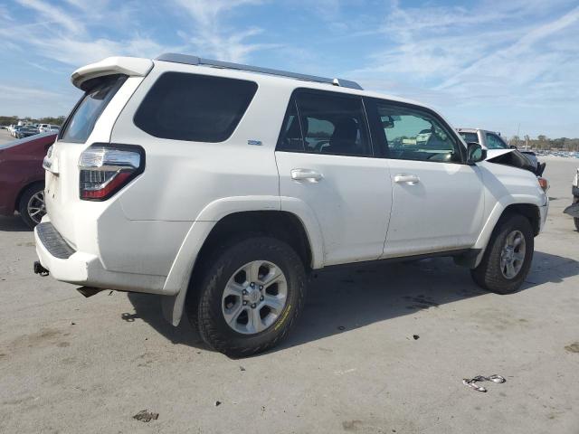 Photo 3 from auction – 2017 TOYOTA 4RUNNER SR with VIN JTEBU5JR2H5446717