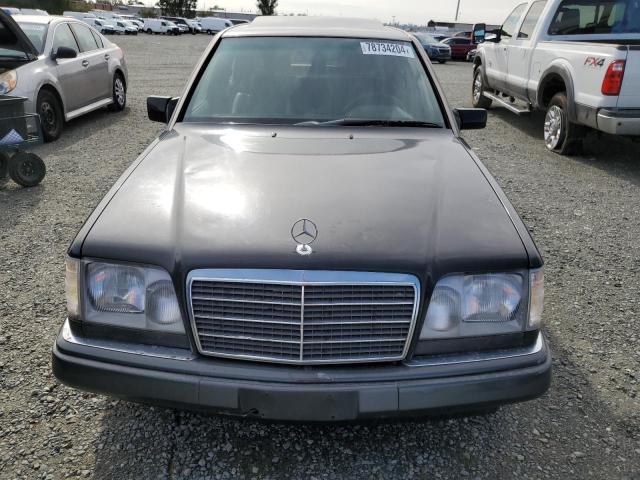 Photo 5 from auction – 1995 MERCEDES-BENZ E 320 BASE with VIN WDBEA32E0SC180075
