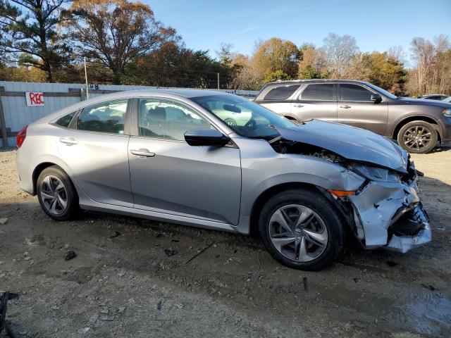 Photo 4 from auction – 2019 HONDA CIVIC LX with VIN 2HGFC2F67KH572448