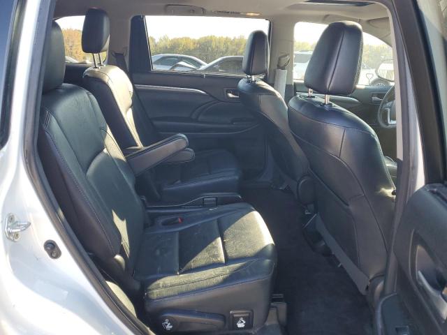 Photo 11 from auction – 2017 TOYOTA HIGHLANDER with VIN 5TDYZRFH9HS215234