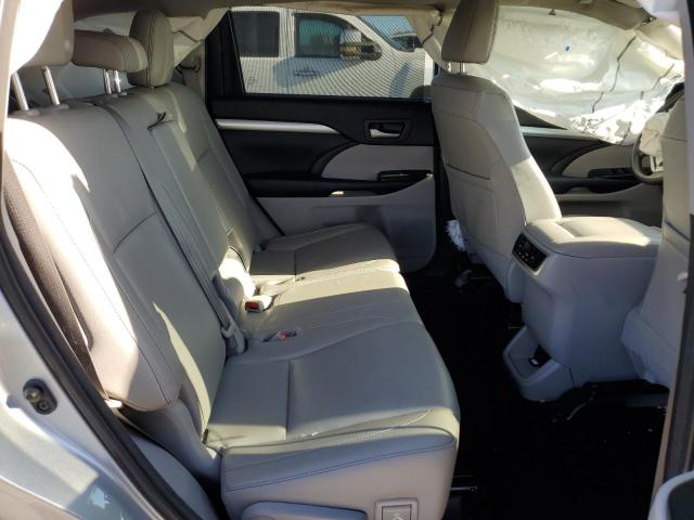 Photo 11 from auction – 2017 TOYOTA HIGHLANDER with VIN 5TDKZRFH0HS526511