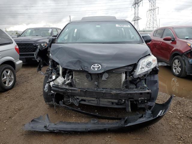 Photo 5 from auction – 2017 TOYOTA SIENNA XLE with VIN 5TDDZ3DC7HS162133