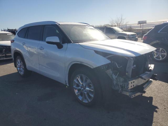 Photo 4 from auction – 2022 TOYOTA HIGHLANDER with VIN 5TDDZRBH8NS214821