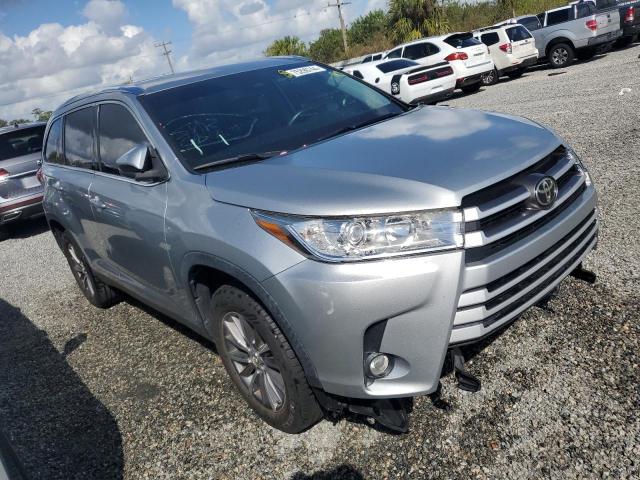 Photo 4 from auction – 2019 TOYOTA HIGHLANDER with VIN 5TDKZRFH5KS564839