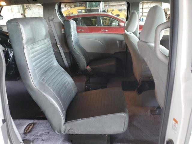 Photo 11 from auction – 2017 TOYOTA SIENNA with VIN 5TDZZ3DC9HS778521