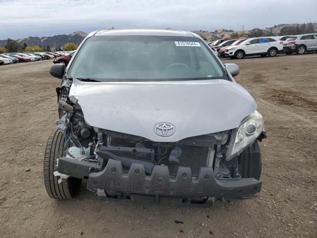 Photo 5 from auction – 2014 TOYOTA SIENNA LE with VIN 5TDKK3DC8ES437256