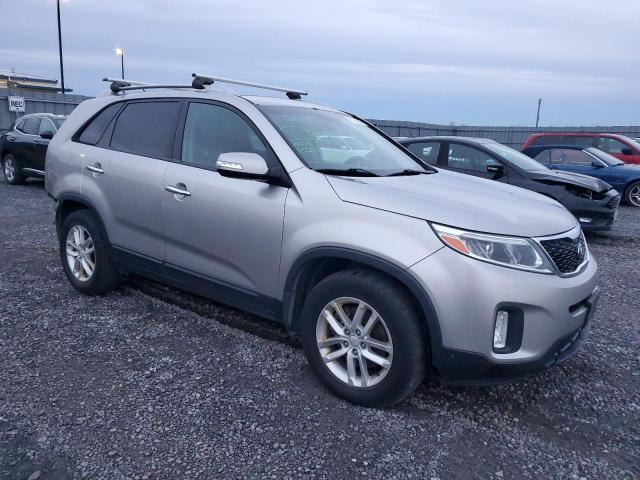 Photo 4 from auction – 2015 KIA SORENTO LX with VIN 5XYKT3A63FG575507