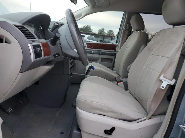 Photo 7 from auction – 2009 CHRYSLER TOWN & COU with VIN 2A8HR541X9R530089