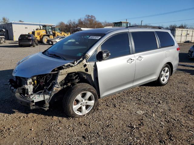 Photo 1 from auction – 2014 TOYOTA SIENNA LE with VIN 5TDKK3DC0ES437347