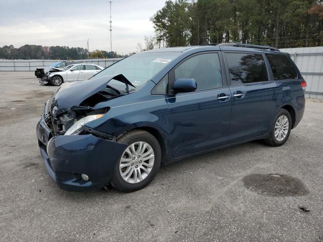 2012 Toyota Sienna