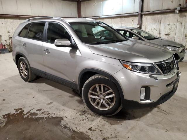 Photo 4 from auction – 2015 KIA SORENTO LX with VIN 5XYKTDA70FG647309
