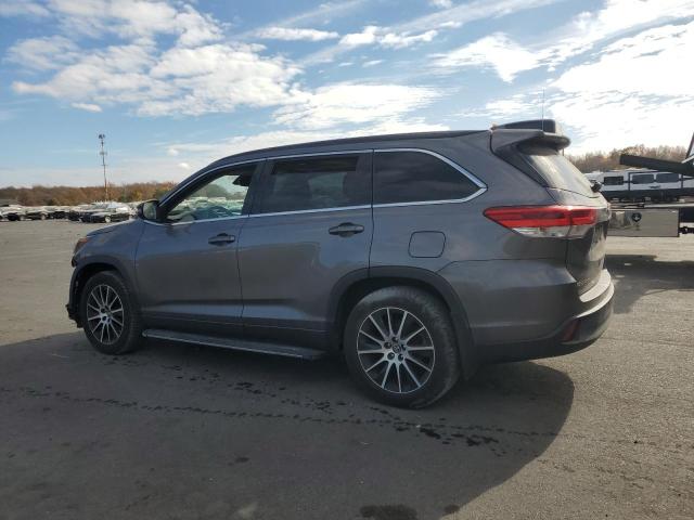 Photo 2 from auction – 2018 TOYOTA HIGHLANDER with VIN 5TDJZRFH8JS491119