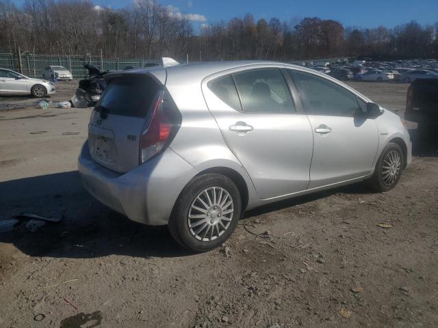 Photo 3 from auction – 2015 TOYOTA PRIUS C with VIN JTDKDTB32F1585253