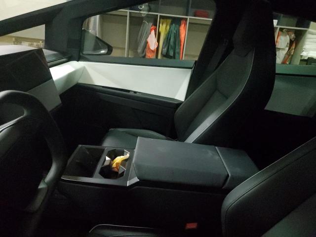 Photo 9 from auction – 2024 TESLA CYBERTRUCK with VIN 7G2CEHED8RA013046