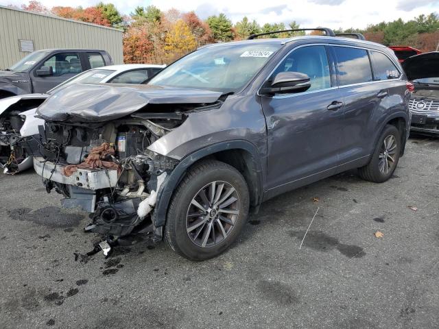 TOYOTA HIGHLANDER 2017 with VIN 5TDJZRFH9HS361439 - Photo from auction