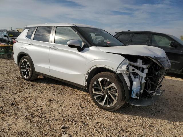 Photo 4 from auction – 2024 MITSUBISHI OUTLANDER with VIN JA4J3VA89RZ003561