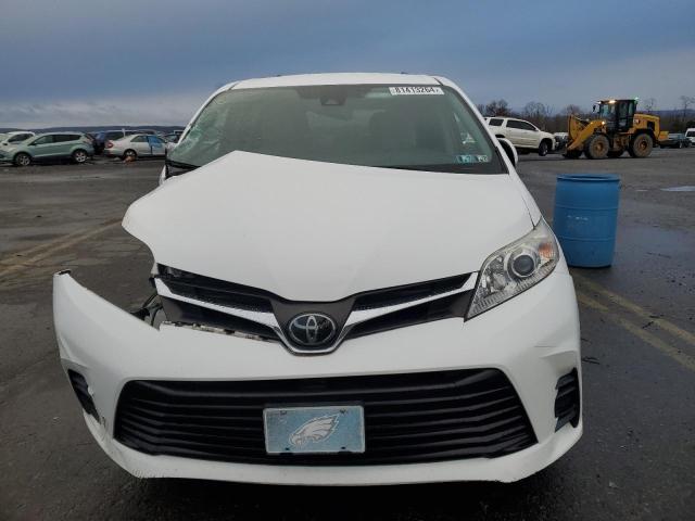Photo 5 from auction – 2018 TOYOTA SIENNA LE with VIN 5TDKZ3DC3JS965275