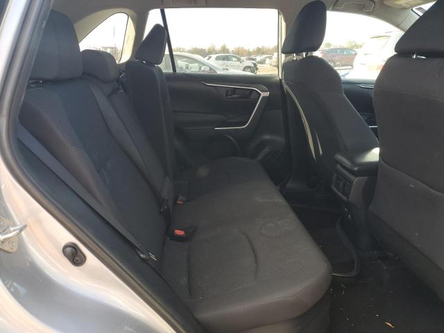 Photo 11 from auction – 2019 TOYOTA RAV4 LE with VIN 2T3MWRFV1KW035300