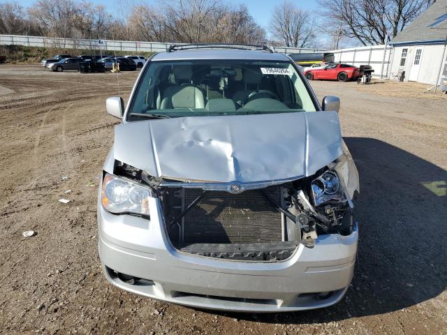 Photo 5 from auction – 2009 CHRYSLER TOWN & COU with VIN 2A8HR54129R632549