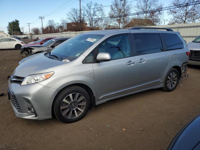 TOYOTA SIENNA XLE 2020 with VIN 5TDDZ3DC3LS236186 - Photo from auction