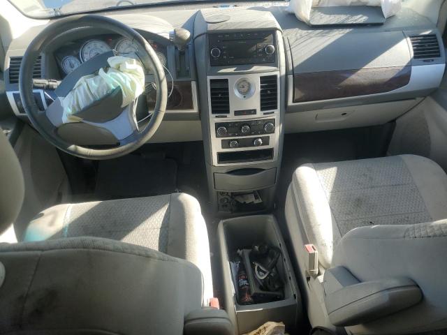 Photo 8 from auction – 2010 CHRYSLER TOWN & COU with VIN 2A4RR5D13AR270922
