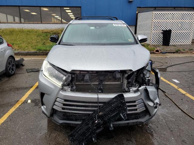 Photo 5 from auction – 2018 TOYOTA HIGHLANDER with VIN 5TDDGRFH4JS050395