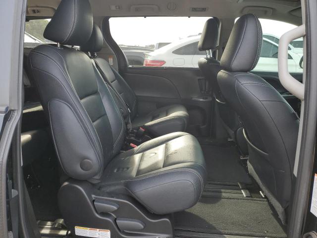 Photo 11 from auction – 2017 TOYOTA SIENNA SE with VIN 5TDXZ3DC9HS796458
