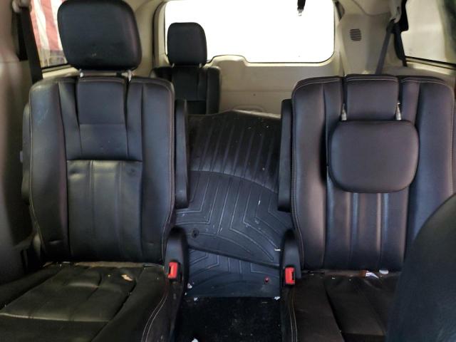 Photo 10 from auction – 2016 CHRYSLER TOWN & COU with VIN 2C4RC1BG3GR259855