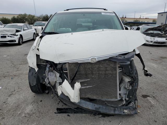 Photo 5 from auction – 2010 CHRYSLER TOWN & COU with VIN 2A4RR5D12AR204149