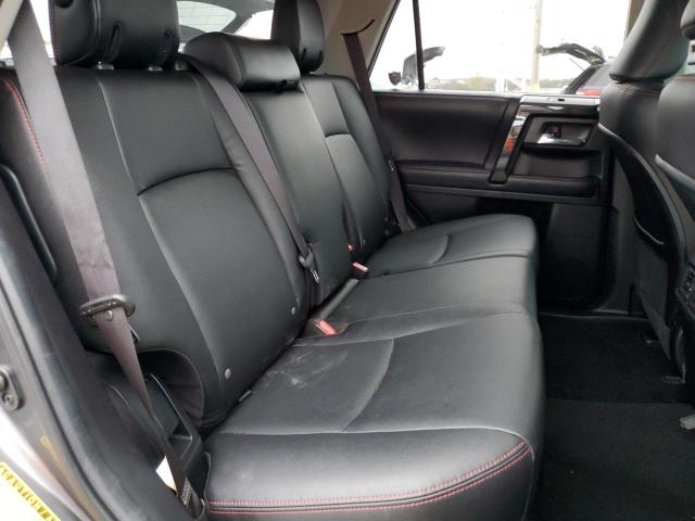 Photo 11 from auction – 2018 TOYOTA 4RUNNER SR with VIN JTEBU5JR6J5585142
